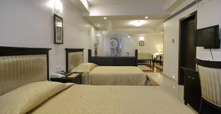 Ambience Executive Hotel Pimpri-Chinchwad Eksteriør billede
