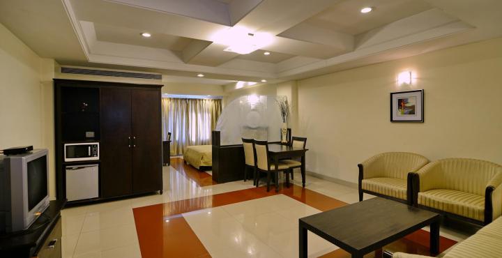 Ambience Executive Hotel Pimpri-Chinchwad Eksteriør billede
