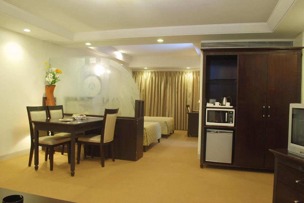 Ambience Executive Hotel Pimpri-Chinchwad Værelse billede