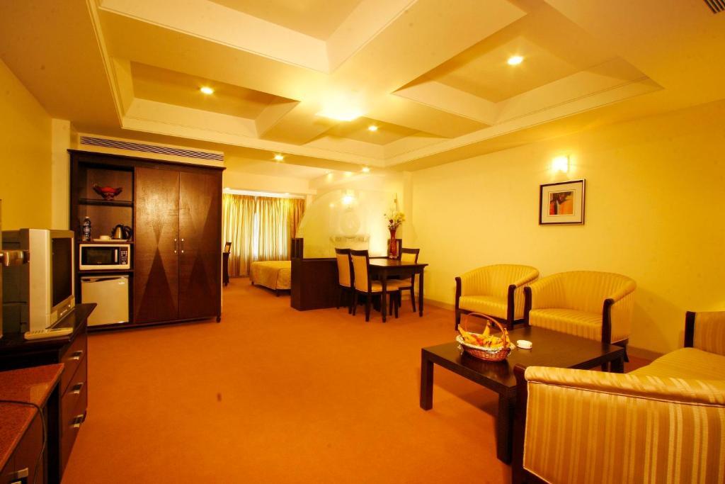 Ambience Executive Hotel Pimpri-Chinchwad Værelse billede